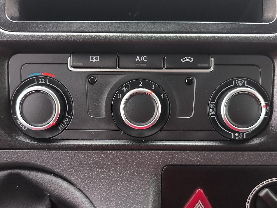 Volkswagen Transporter 2.0TDi  L2 9míst