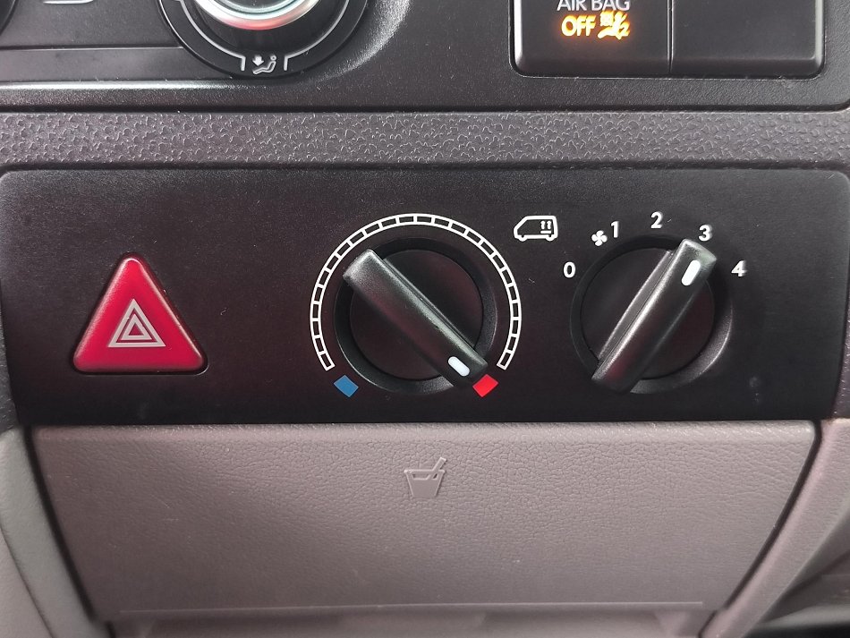 Volkswagen Transporter 2.0TDi  L2 9míst