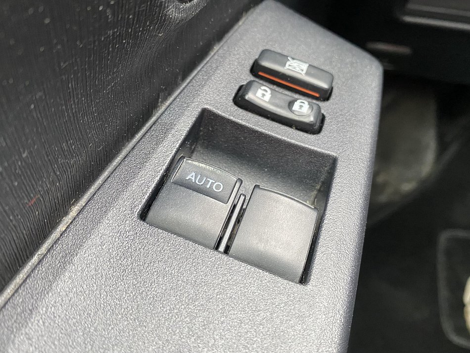 Toyota Yaris 1.0VVT-i 