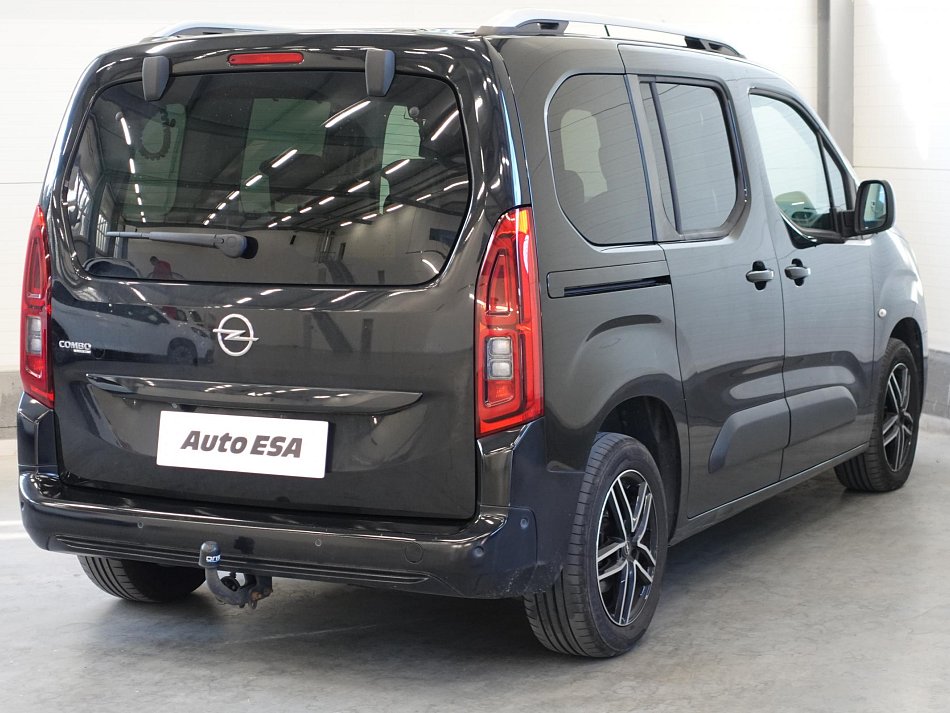 Opel Combo 1.2T 