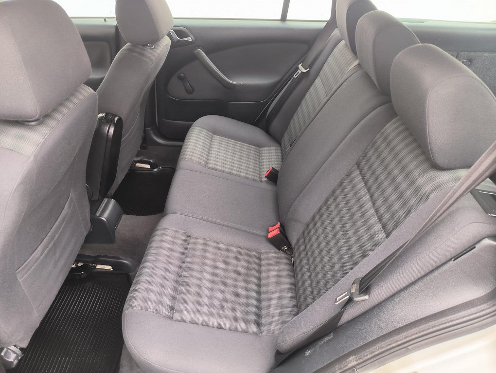 Škoda Octavia 1.6 i 