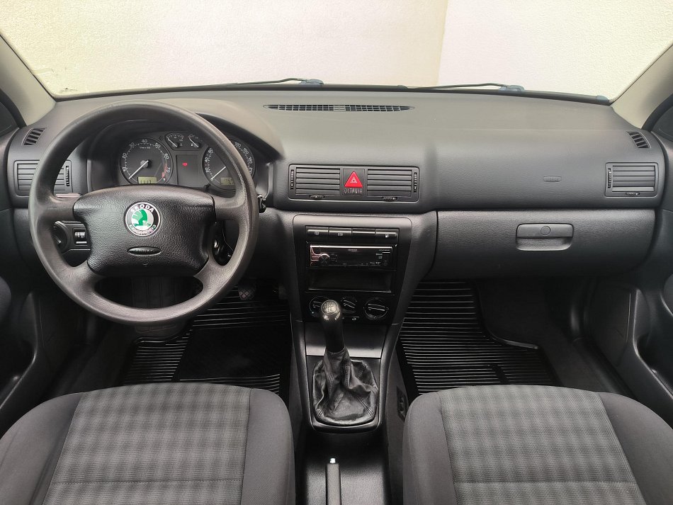 Škoda Octavia 1.6 i 