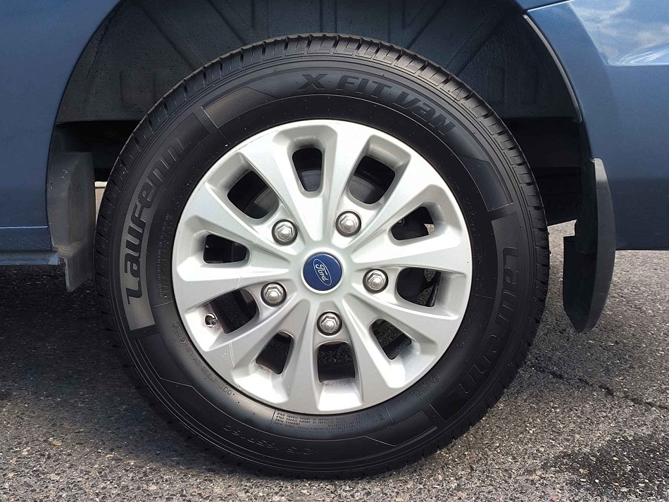 Ford Transit Custom 2.0TDCi Limited L2  5míst