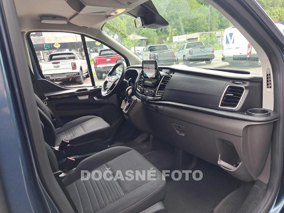 Ford Transit Custom 2.0TDCi Limited L2H1 5míst