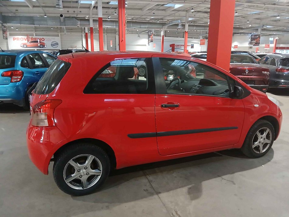 Toyota Yaris 1.0i 
