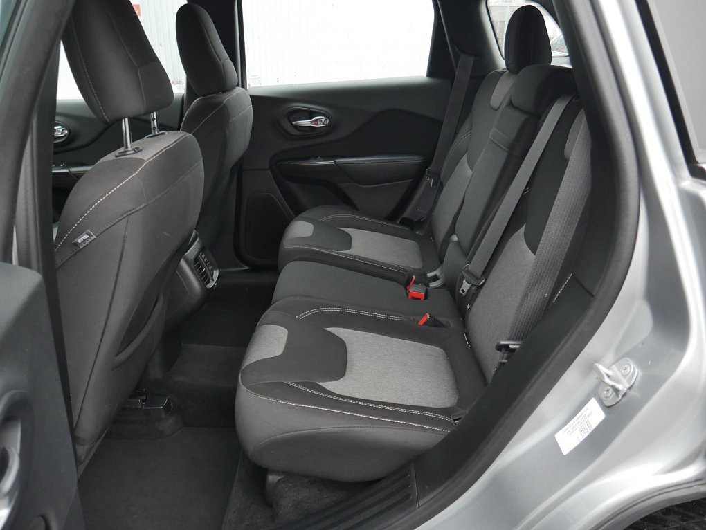 Jeep Cherokee 2.0 MTJ Longitude