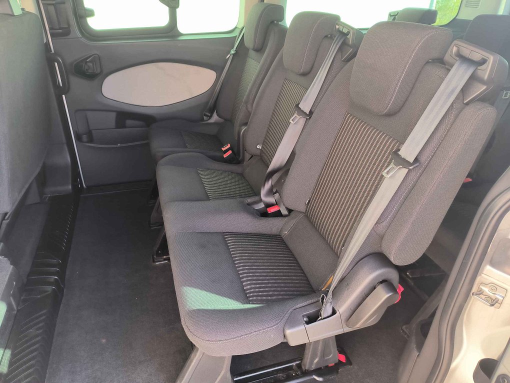 Ford Tourneo Custom 2.2TDCi Trend L2 9míst
