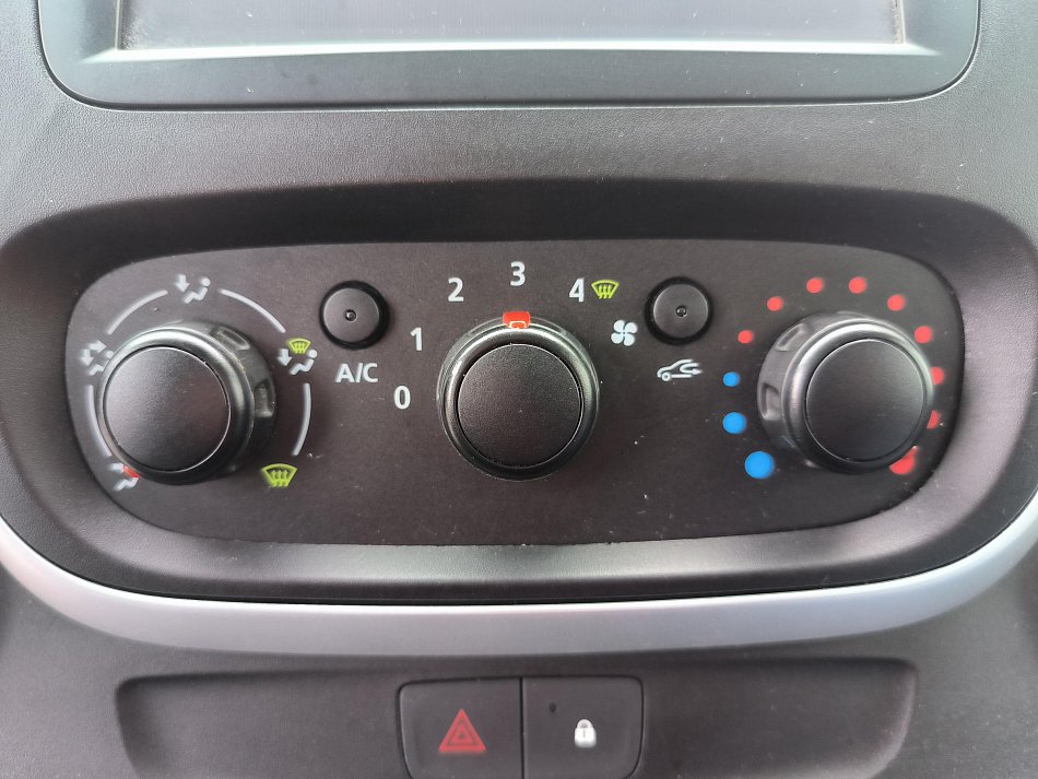 Renault Trafic 1.6dCi  DÍLNA SORTIMO