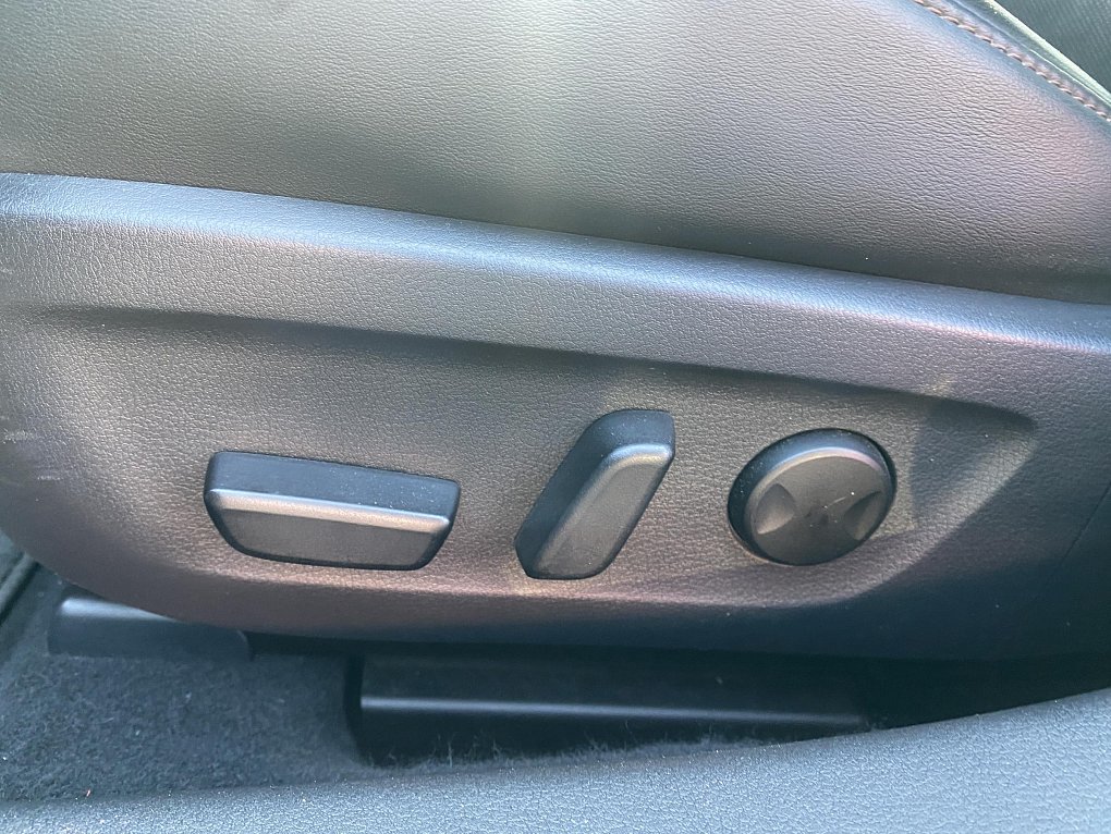 Mazda 3 2.0i  Takumi