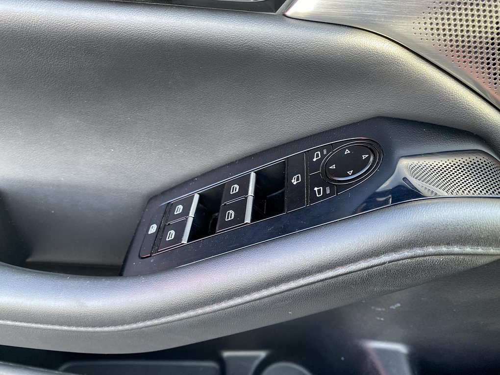 Mazda 3 2.0i  Takumi