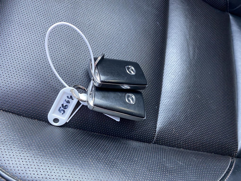 Mazda 3 2.0i  Takumi