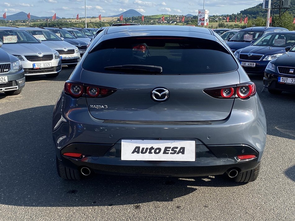 Mazda 3 2.0i 