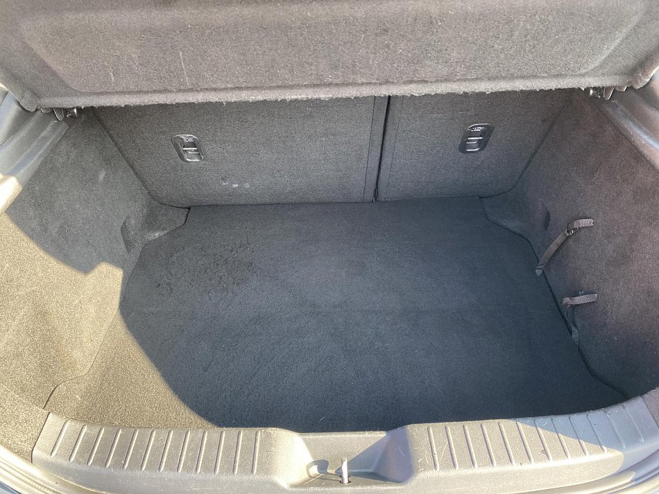 Mazda 3 2.0i 