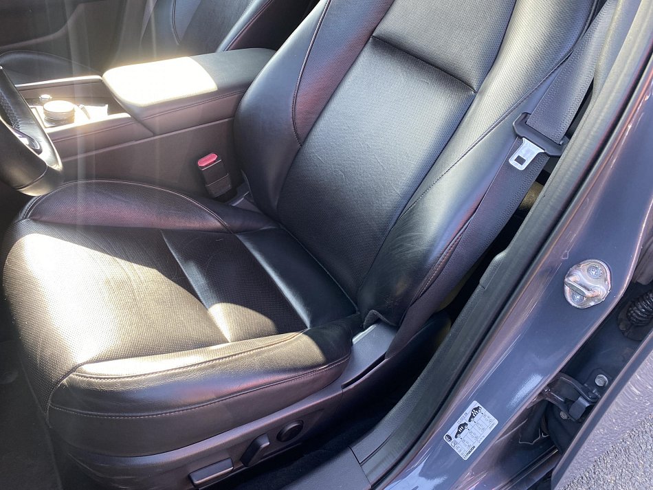 Mazda 3 2.0i 