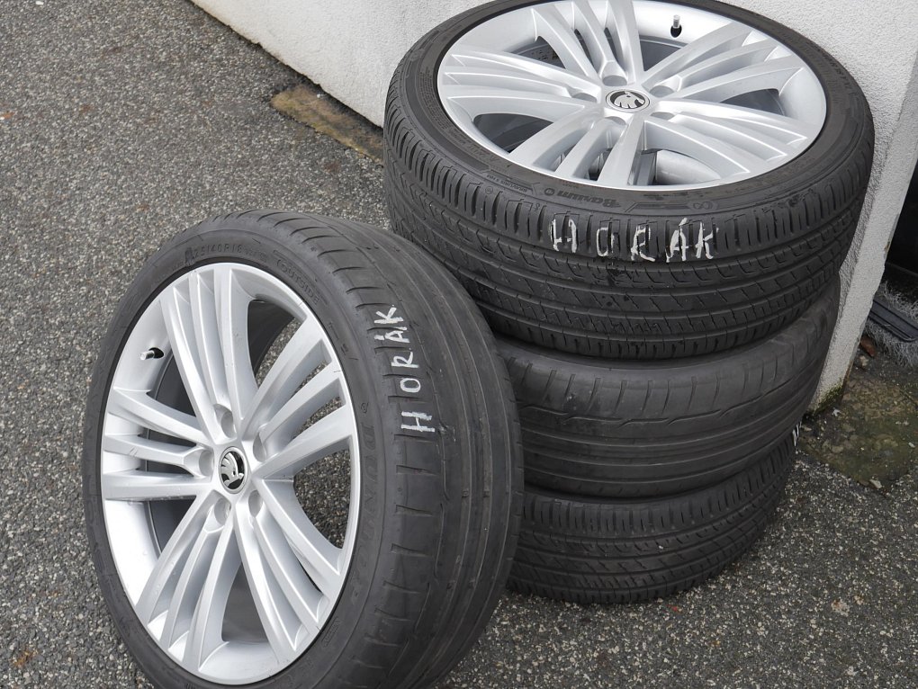 Škoda Superb II 3.6 L&K