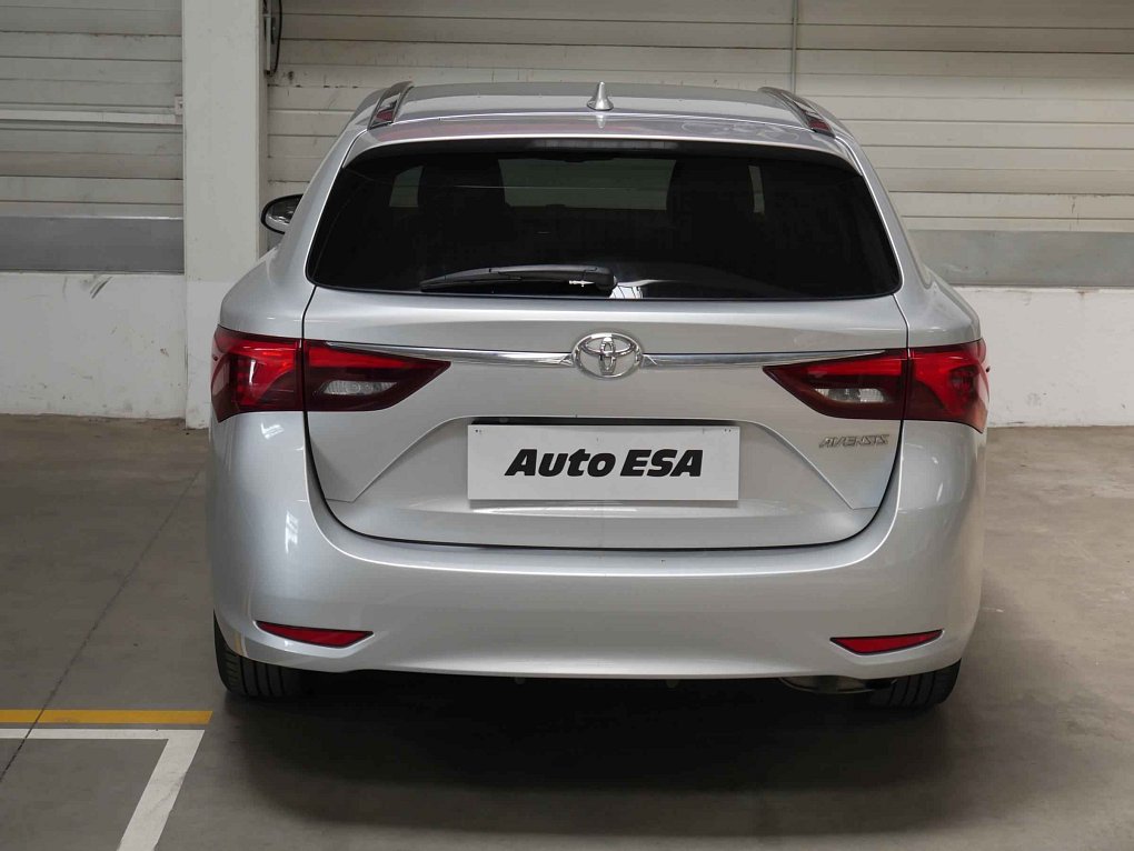 Toyota Avensis 1.8i 