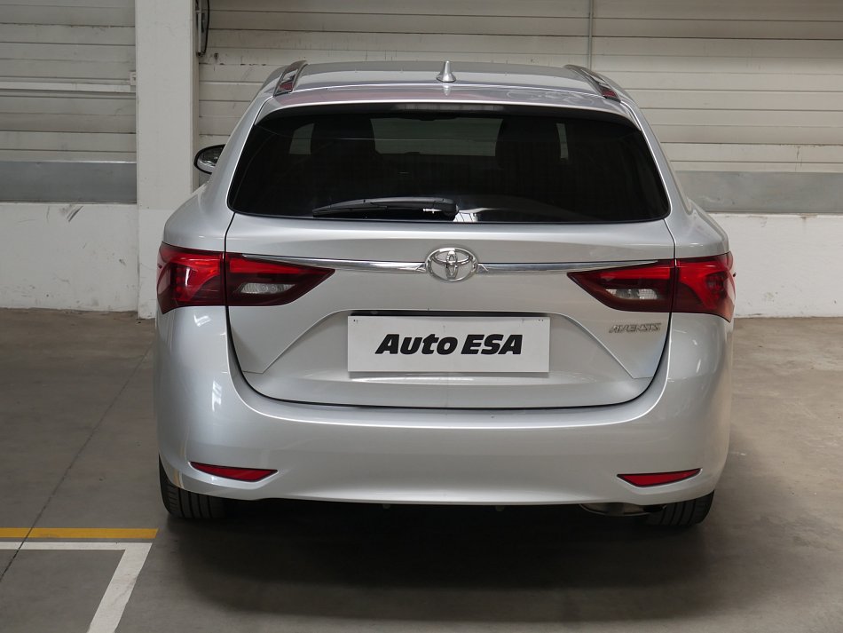 Toyota Avensis 1.8i 