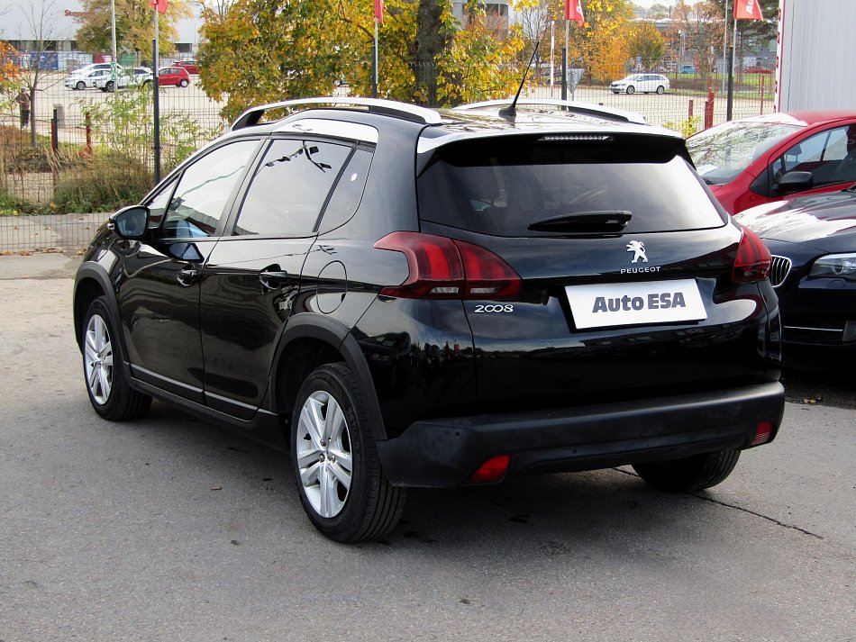 Peugeot 2008 1.2PT Signature