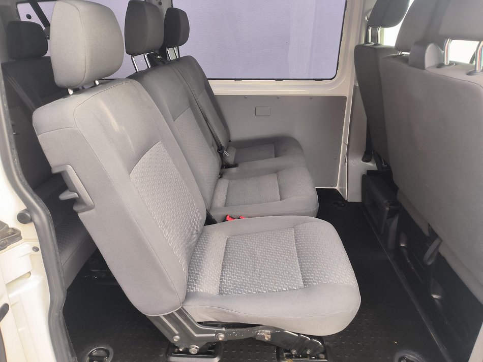 Volkswagen Transporter 2.0TDi  9míst