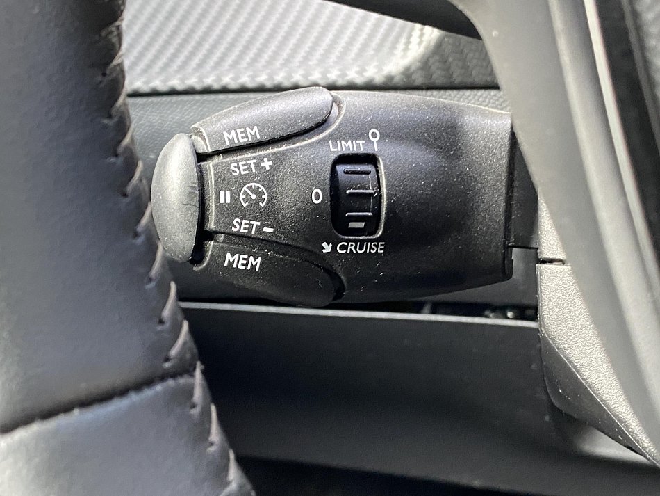 Peugeot 208 1.2PT Style