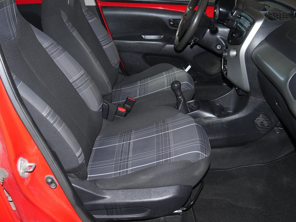 Peugeot 108 1.0i 