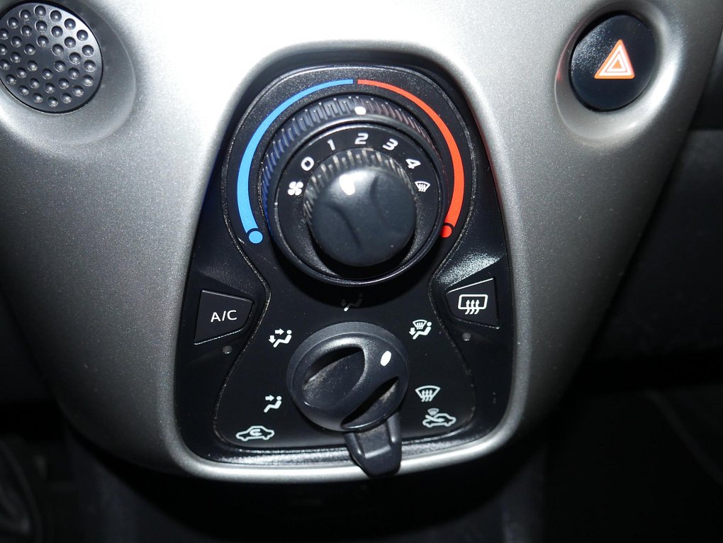 Peugeot 108 1.0i 