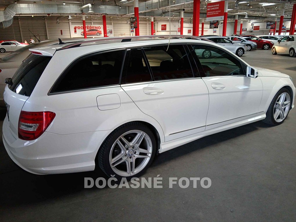 Mercedes-Benz Třída C 1.6 CGI  C180