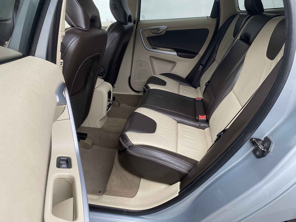 Volvo XC60 2.4 D5 Summum 4WD