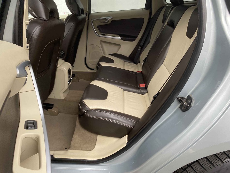 Volvo XC60 2.4 D5 Summum 4WD