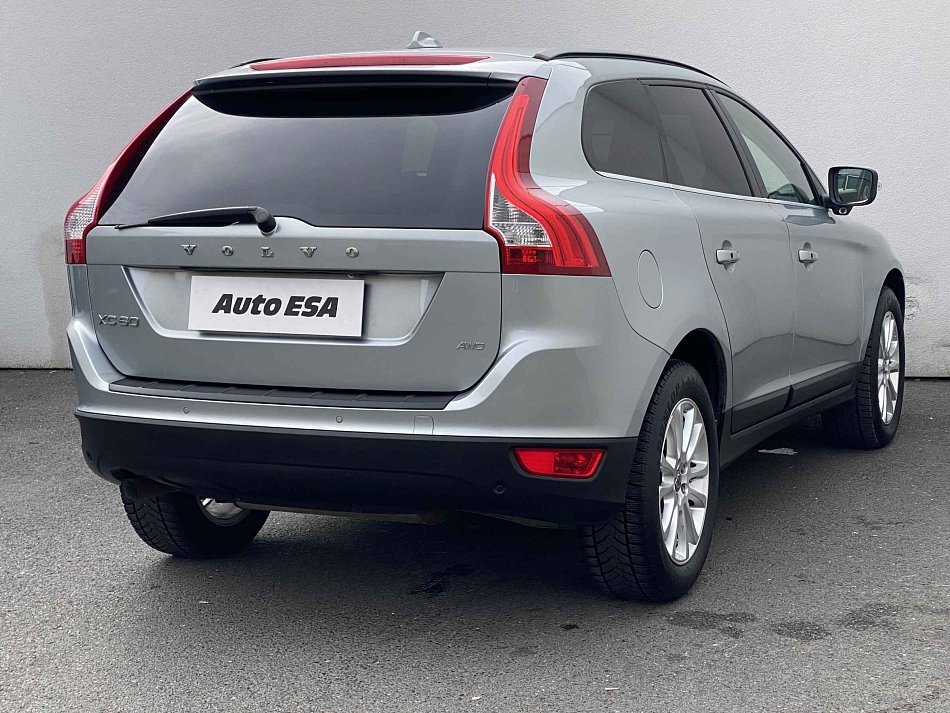 Volvo XC60 2.4 D5 Summum 4WD