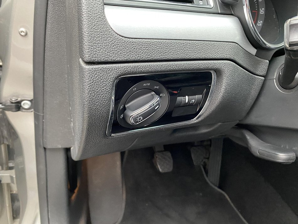 Škoda Superb II 2.0 TDi Ambition