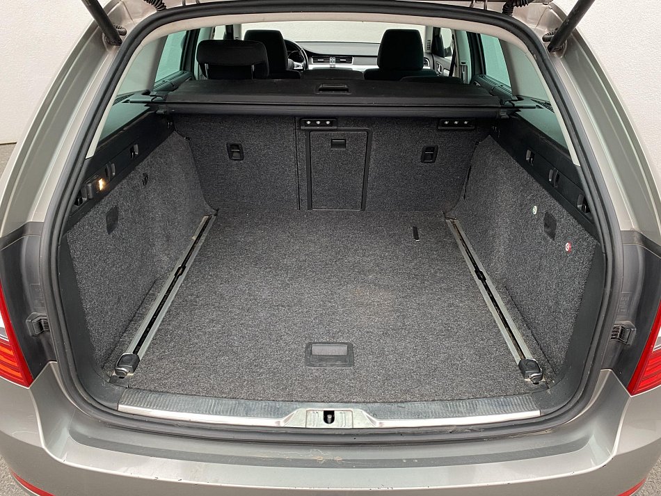 Škoda Superb II 2.0 TDi Ambition