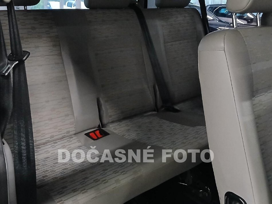 Volkswagen Transporter 2.0 TDi  9míst