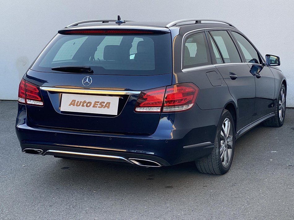 Mercedes-Benz Třída E 3.0 CDi Avantgarde E350 4M