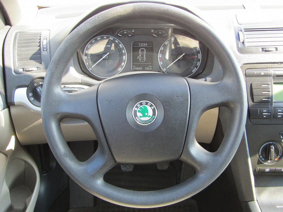 Škoda Octavia II 1.6i Ambition