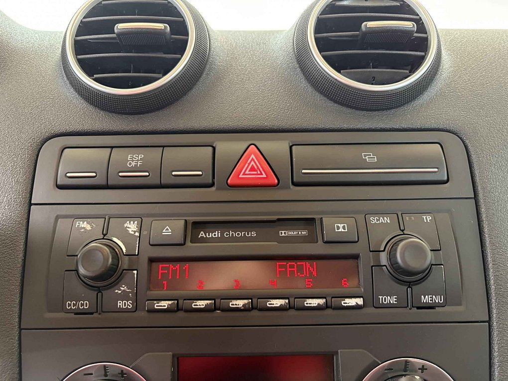 Audi A3 1.6i 