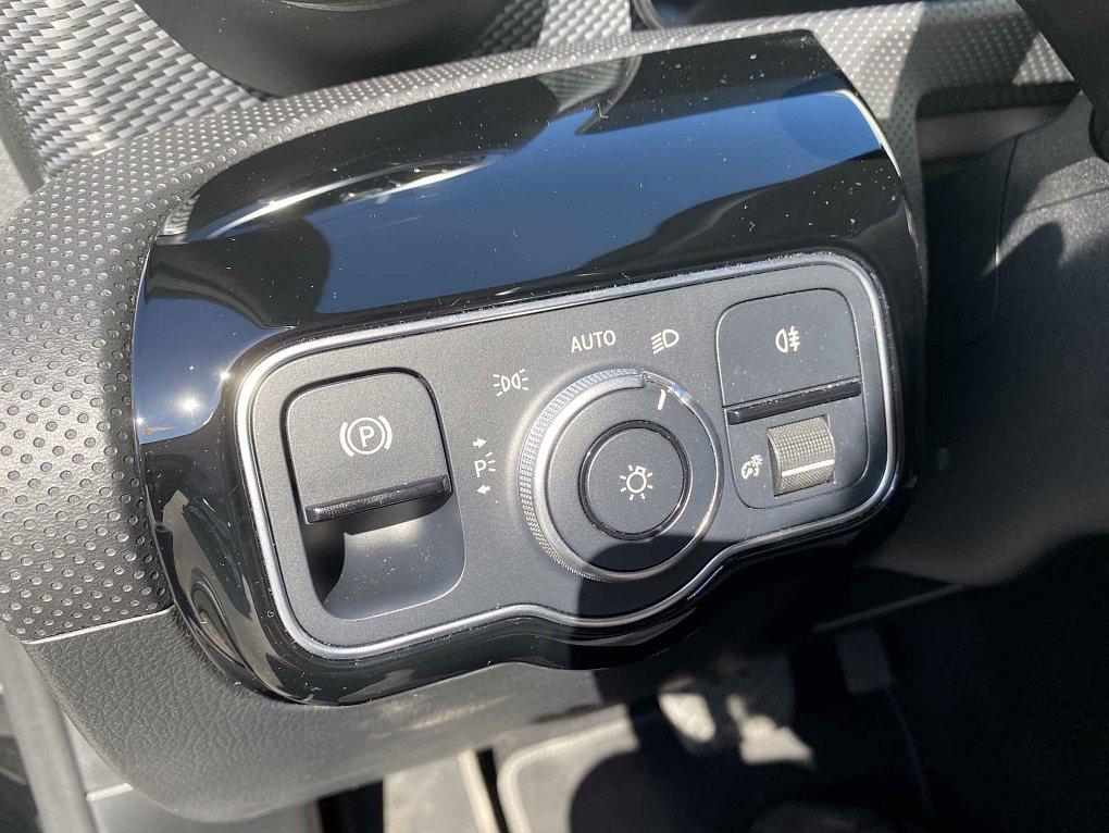 Mercedes-Benz Třída A 1.3 CGi  A 180