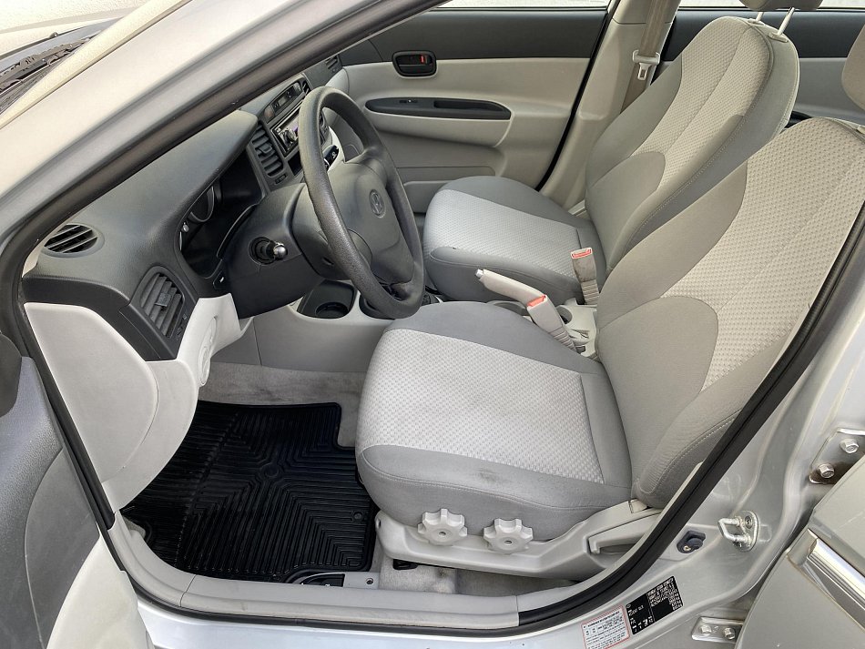 Hyundai Accent 1.4 i 
