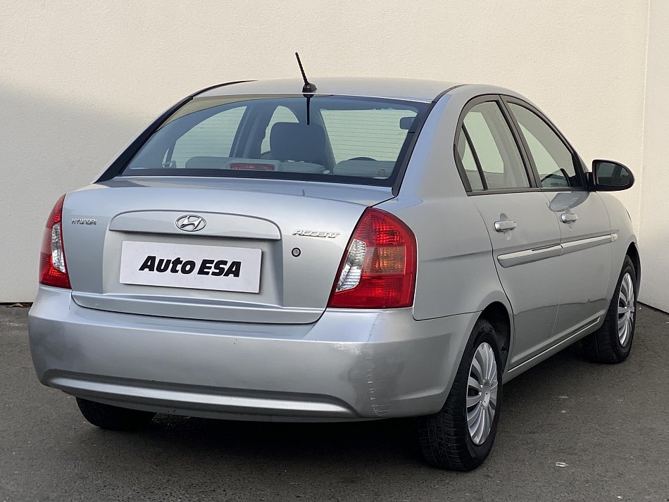 Hyundai Accent 1.4 i 