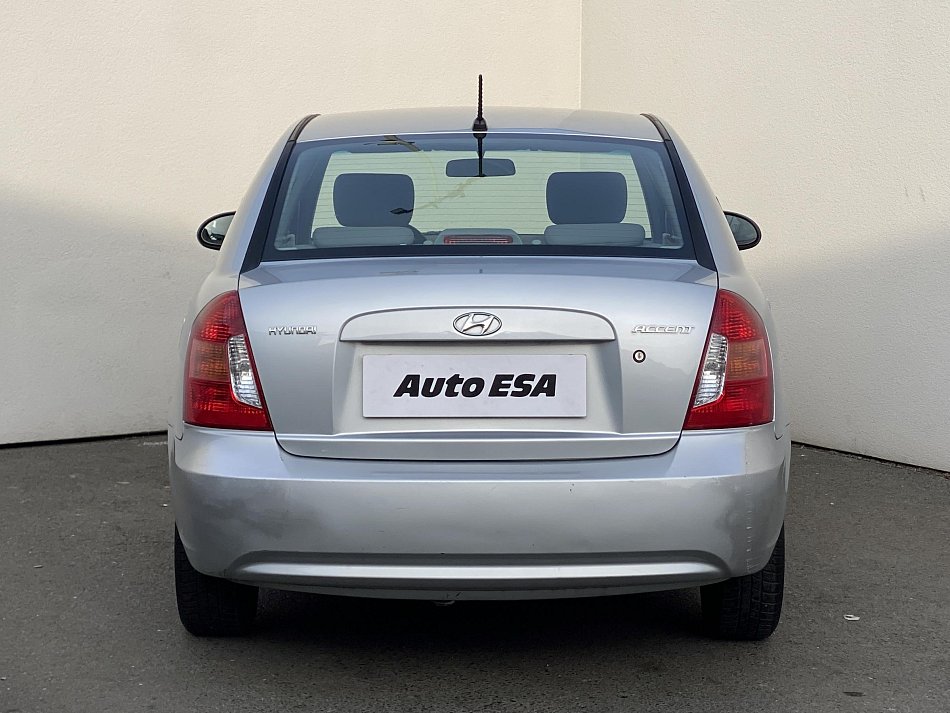 Hyundai Accent 1.4 i 