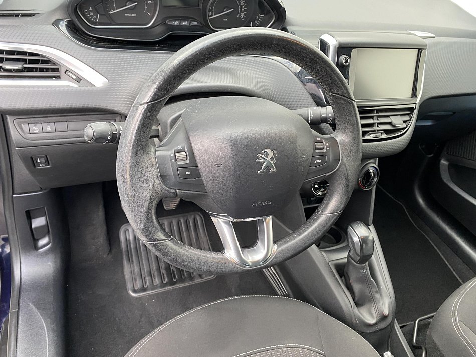 Peugeot 208 1.2i Style