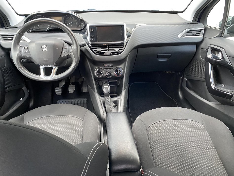 Peugeot 208 1.2i Style