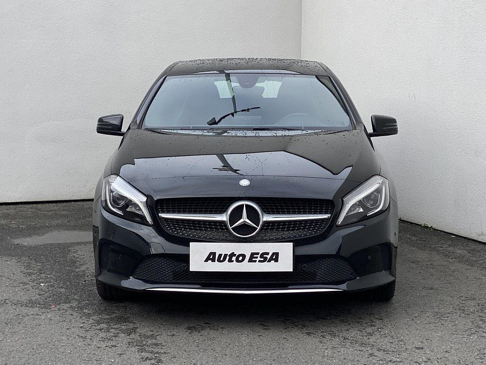 Mercedes-Benz Třída A 1.6i Sport A180