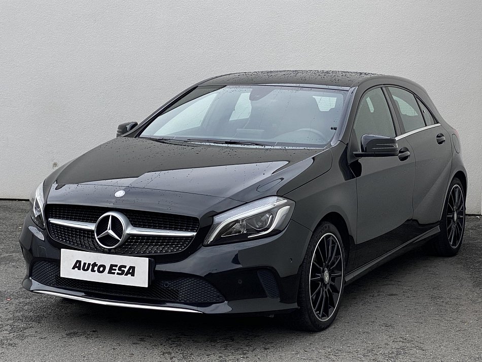 Mercedes-Benz Třída A 1.6i Sport A180