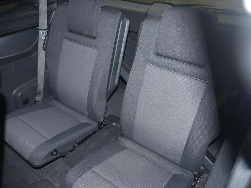 Opel Zafira 1.8 16V  7míst