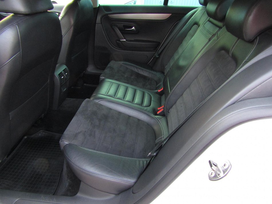 Volkswagen Passat CC 2.0 TDi 