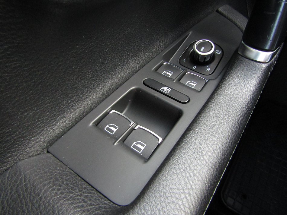 Volkswagen Passat CC 2.0 TDi 