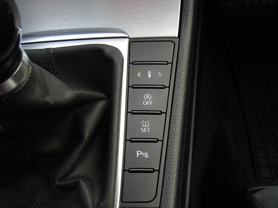 Volkswagen Passat CC 2.0 TDi 