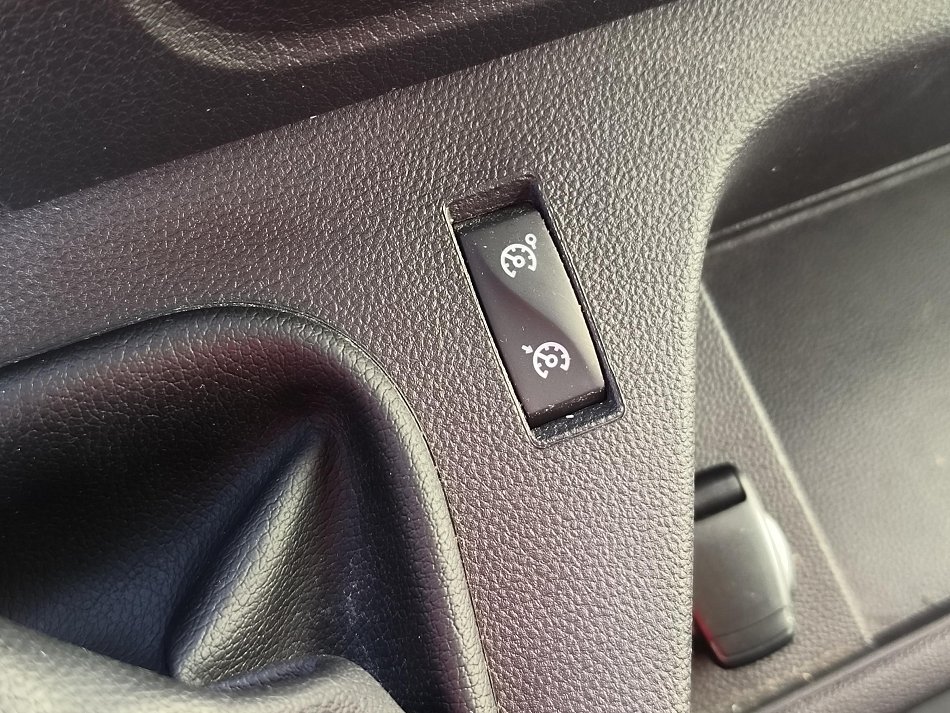 Renault Master 2.3dCi  L3H2 6míst