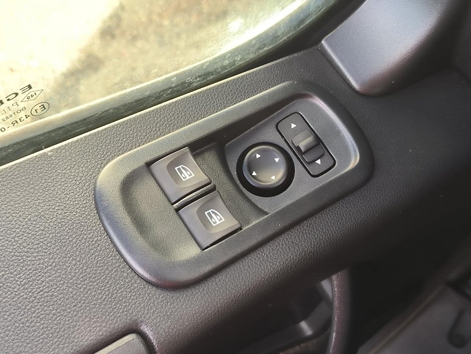 Renault Master 2.3dCi  L3H2 6míst